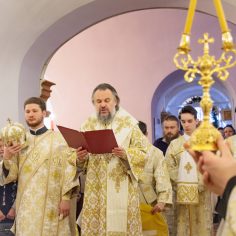 11 января. Божественная литургия архиерейским чином.