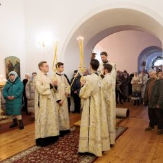 11 января. Божественная литургия архиерейским чином.