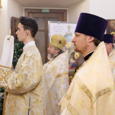 11 января. Божественная литургия архиерейским чином.