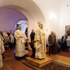 11 января. Божественная литургия архиерейским чином.