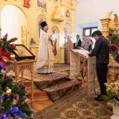 Божественная литургия в день памяти свт. Василия Великого.