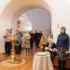 Божественная литургия в день памяти свт. Василия Великого.