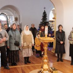 Божественная литургия в день памяти свт. Василия Великого.