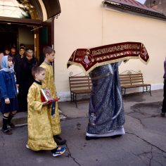 Вынос и погребение Плащаницы
