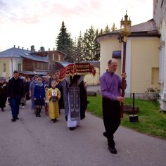 Вынос и погребение Плащаницы