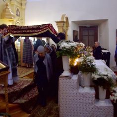 Вынос и погребение Плащаницы
