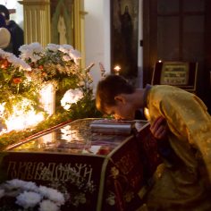 Вынос и погребение Плащаницы