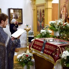 Вынос и погребение Плащаницы