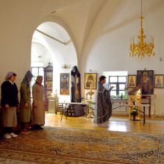 Вынос и погребение Плащаницы