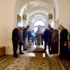Вынос и погребение Плащаницы