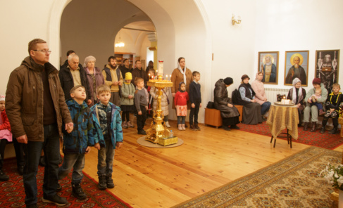 Божественная литургия. Воскресная школа.